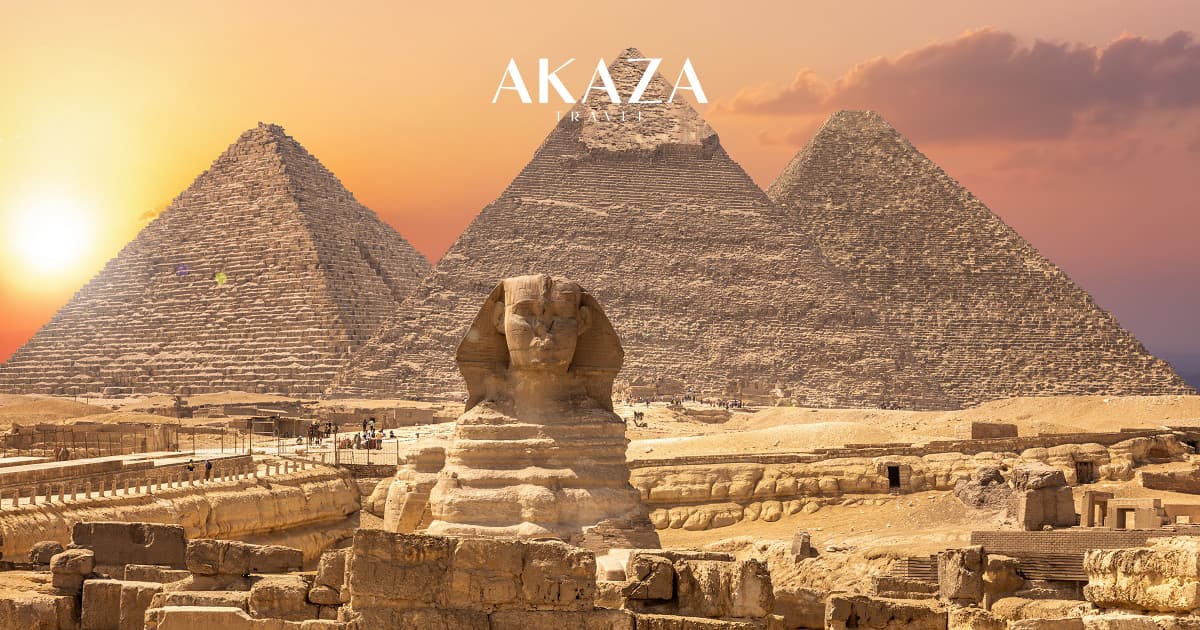 The great sphinx in front of Giza Pyramids