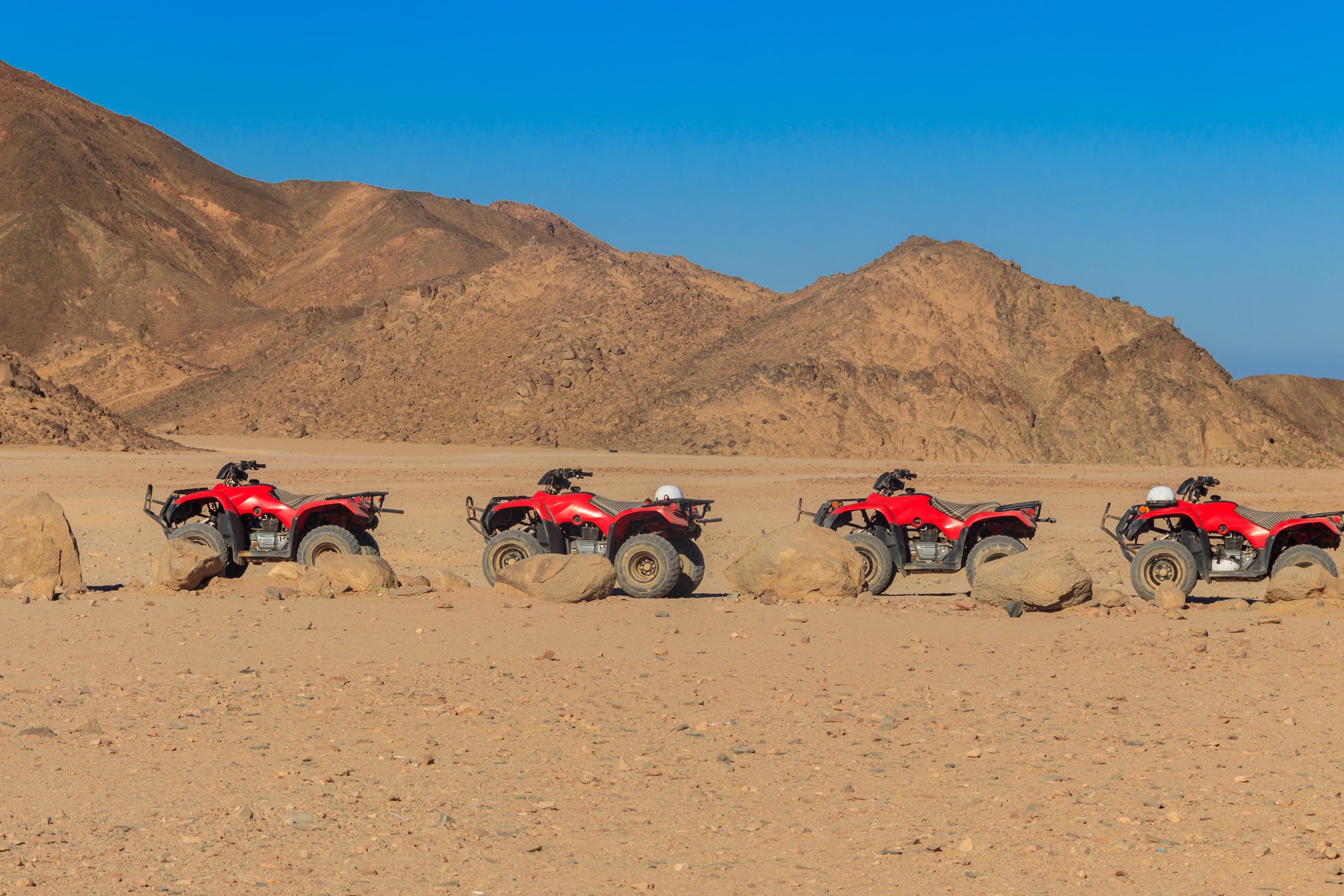 Quad (ATV) – 5 Stunden Wüstensafari mit BBQ-Abendessen & Beduinenerlebnis in Hurghada