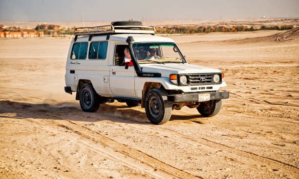 Private 4x4 Wüstensafari in Hurghada: Beduinendorf, Kamelritt & BBQ-Abendessen